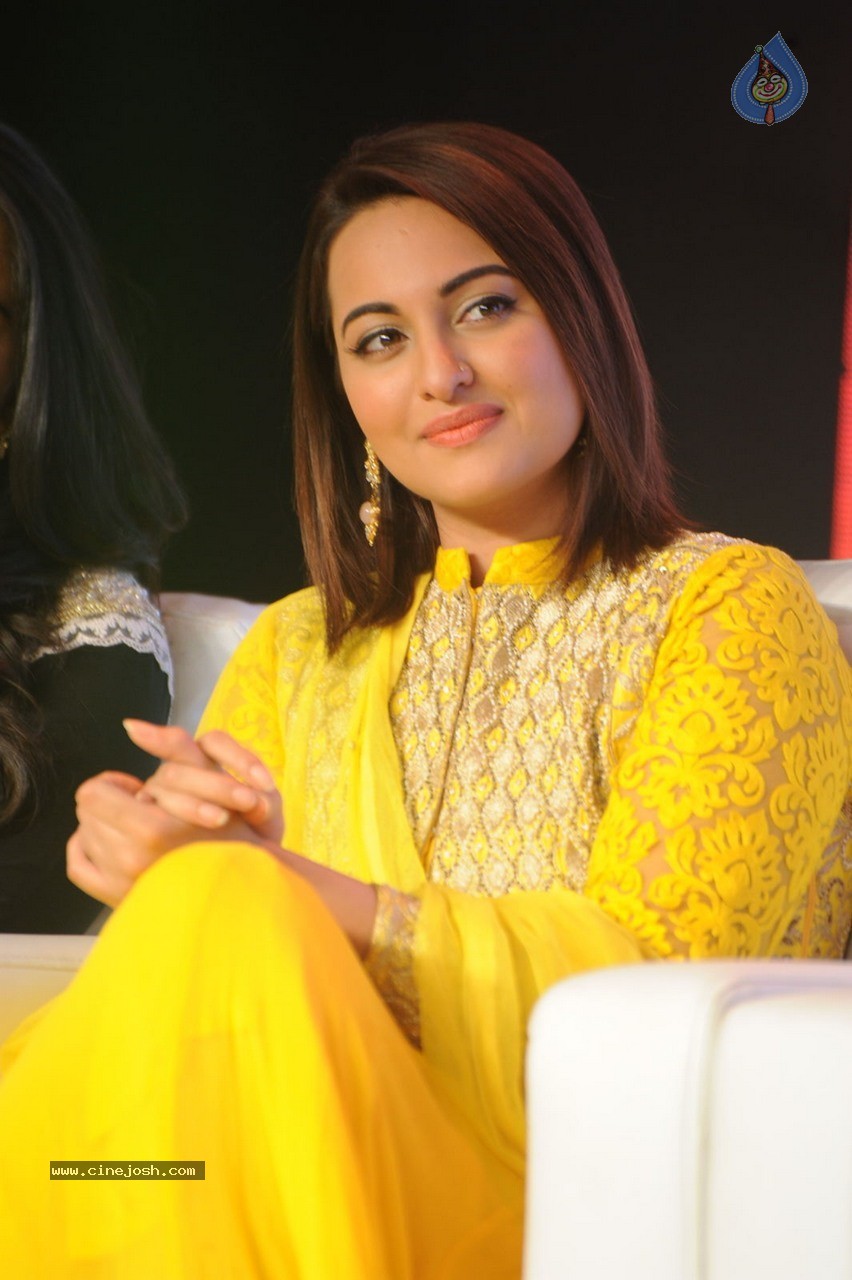 Sonakshi Sinha at Lingaa Audio SM - 60 / 80 photos