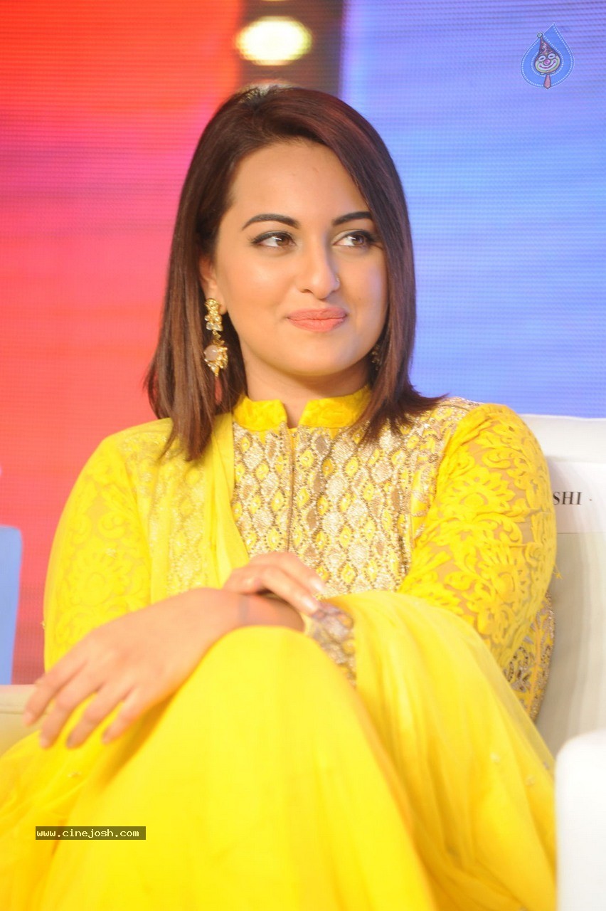 Sonakshi Sinha at Lingaa Audio SM - 65 / 80 photos