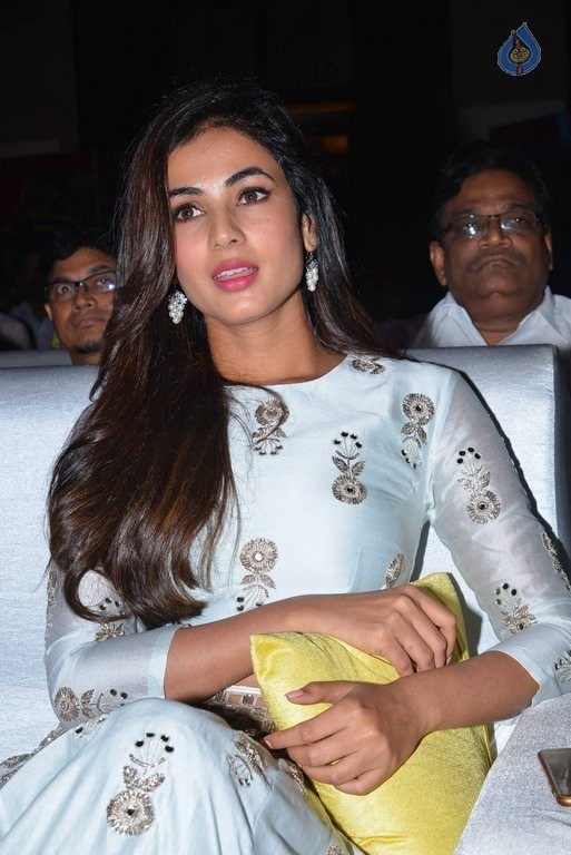 Sonal Chauhan at Sher Audio Launch - 9 / 42 photos