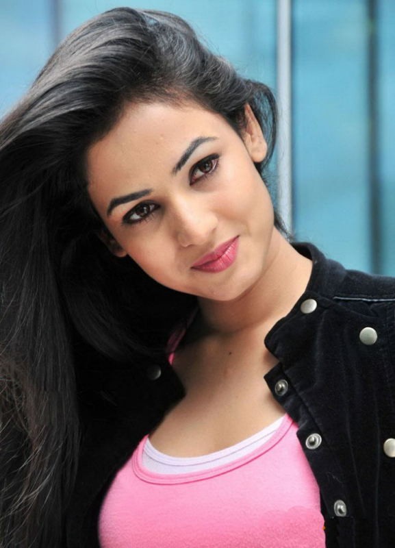 Sonal Chauhan Photo Shoot Stills Photo 37 Of 38