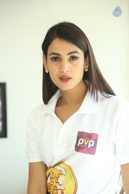 Sonal Chauhan Size Zero Interview Photos - 9 / 63 photos