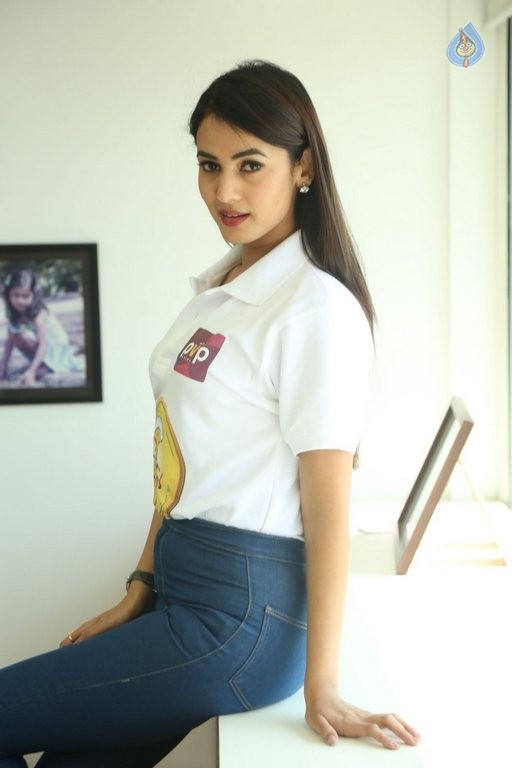Sonal Chauhan Size Zero Interview Photos - 49 / 63 photos