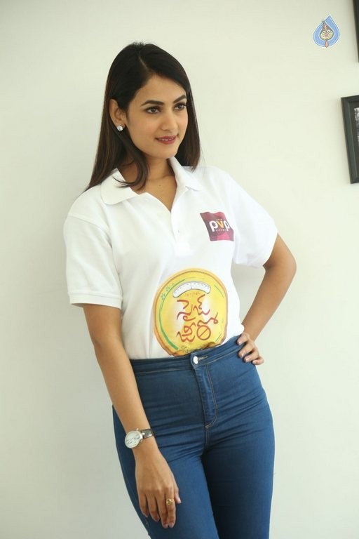 Sonal Chauhan Size Zero Interview Photos - 54 / 63 photos