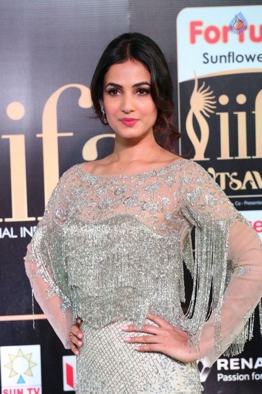 Sonal Chauhan Stills at IIFA 2017 - 21 / 26 photos