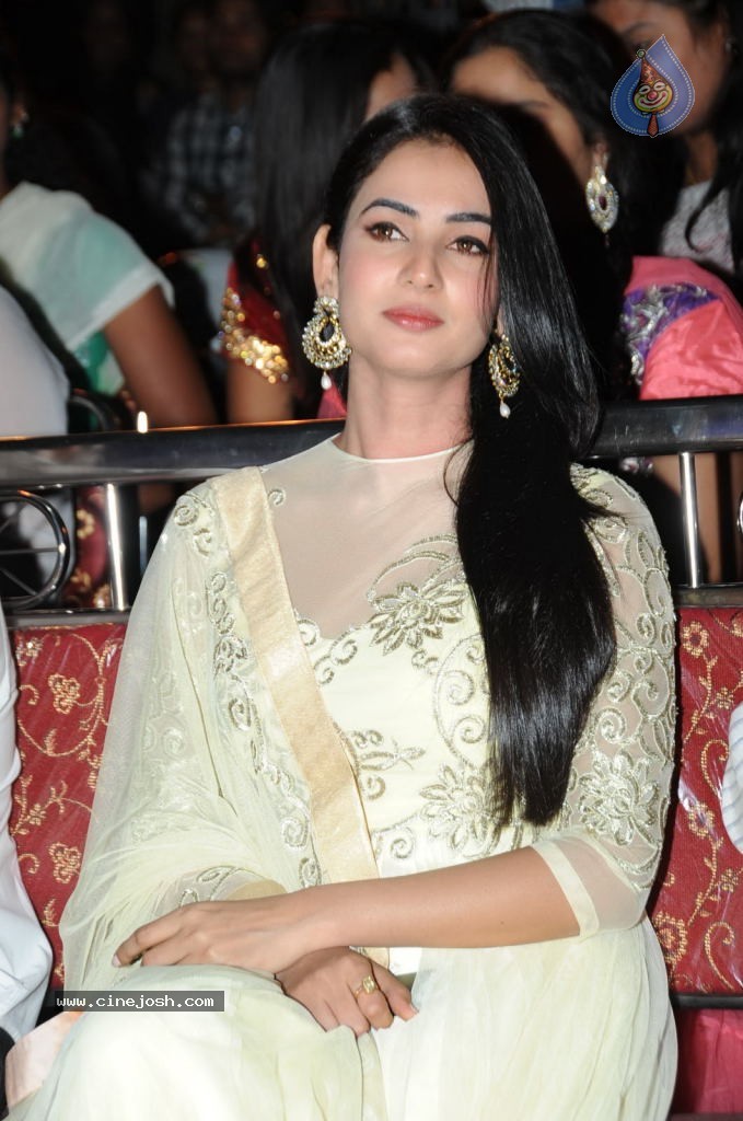 Sonal Chouhan New Stills - 53 / 57 photos