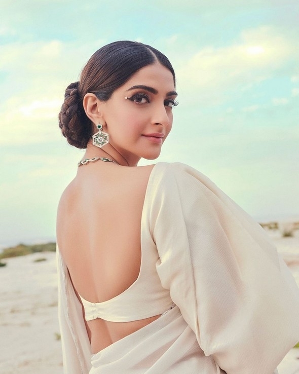 Sonam Kapoor Photos - 6 / 16 photos