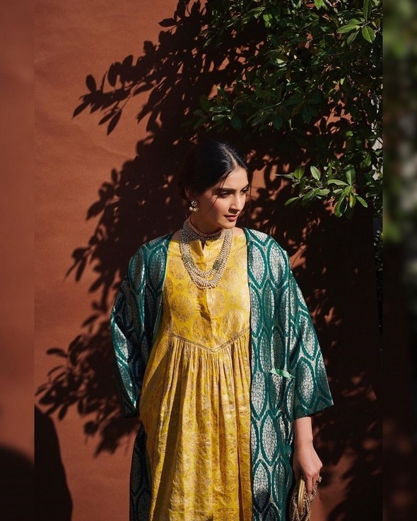 Sonam Kapoor Stills - 1 / 15 photos