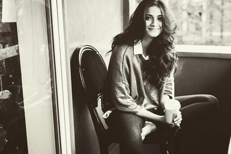 Sonam Kapoor Stills - 2 / 15 photos