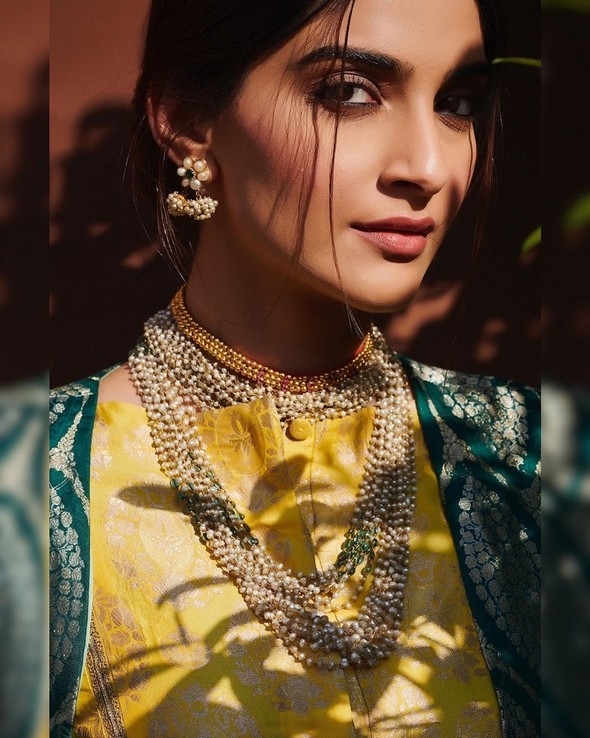 Sonam Kapoor Stills - 10 / 15 photos