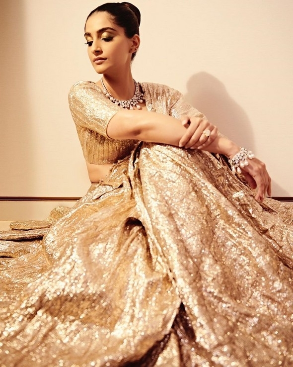 Sonam Kapoor Stills - 13 / 15 photos