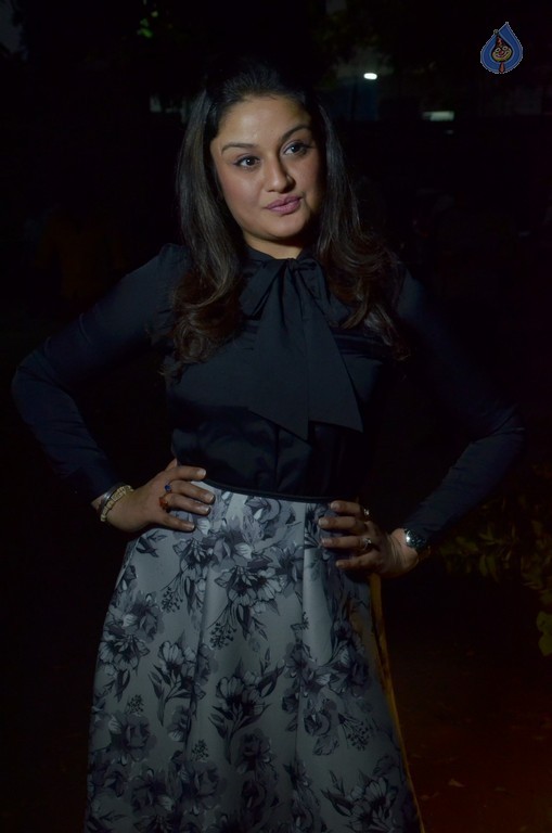 Sonia Agarwal Latest Photos - 10 / 21 photos