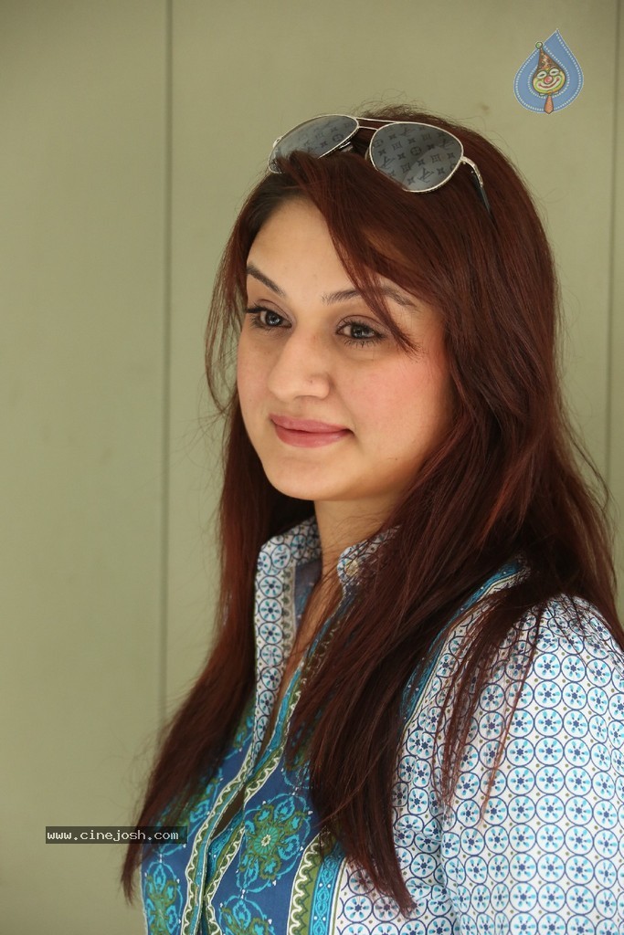 Sonia Agarwal Latest Photos - 1 / 136 photos