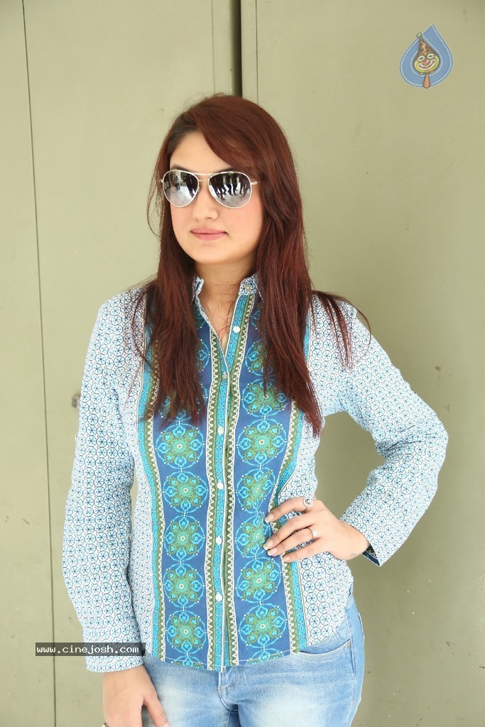 Sonia Agarwal Latest Photos - 22 / 136 photos
