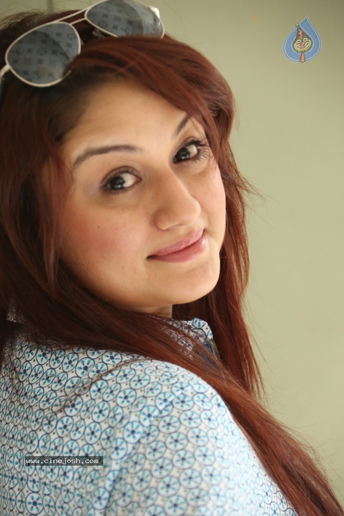 Sonia Agarwal Latest Photos - 27 / 136 photos