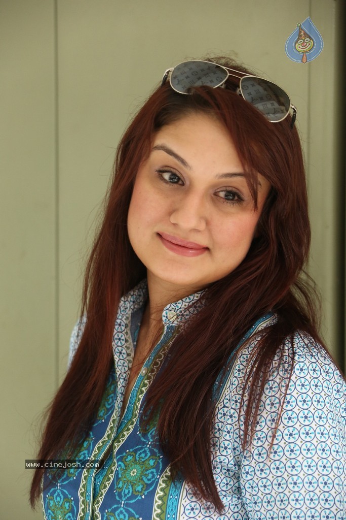 Sonia Agarwal Latest Photos - 102 / 136 photos