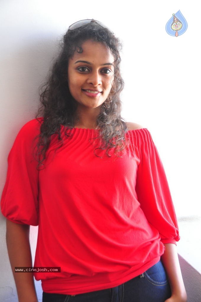 Sonia Gallery - 12 / 40 photos
