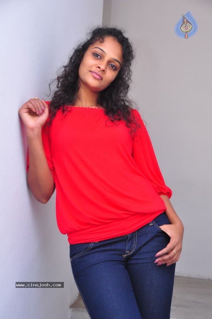 Sonia Gallery - 13 / 40 photos