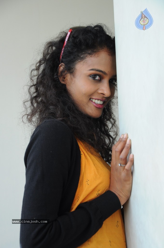 Sonia Latest Stills - 26 / 27 photos