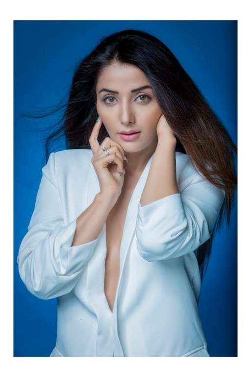 Sonia Mann Latest Photos - 31 / 44 photos