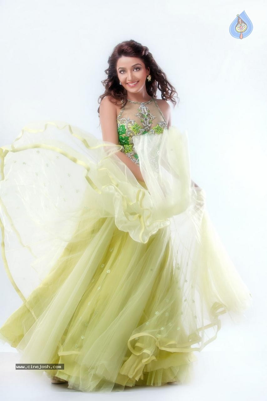 Sonia Mann Latest Photos - 19 / 39 photos