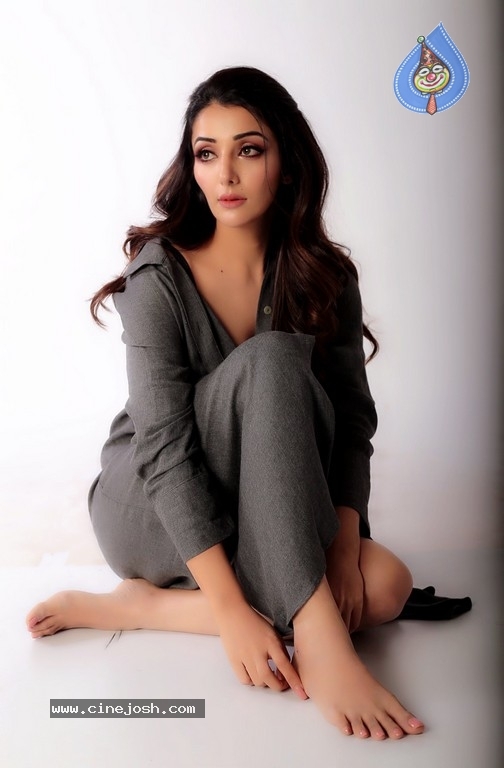 Sonia Mann New Stills - 19 / 19 photos