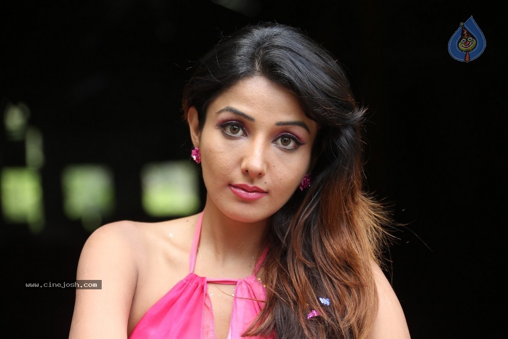 Sonia Mann Stills - 76 / 92 photos