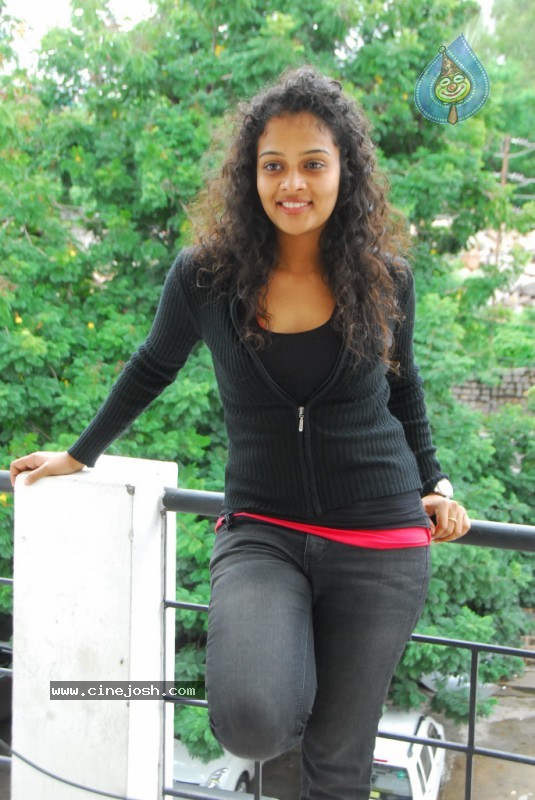 Sonia Stills - 15 / 32 photos