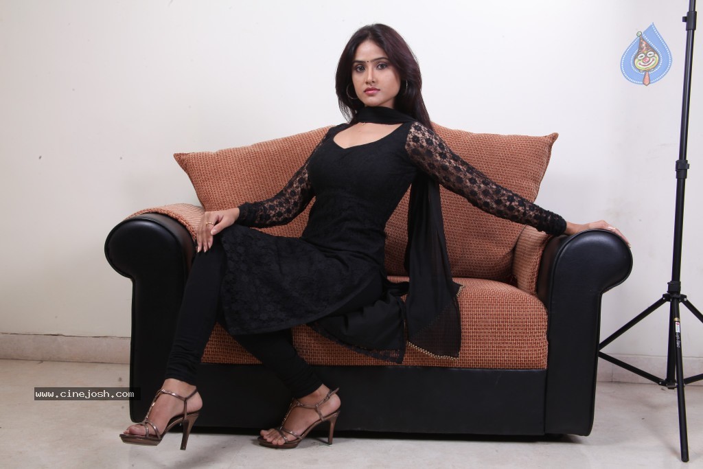 Sony Charishta Hot Stills - 5 / 41 photos