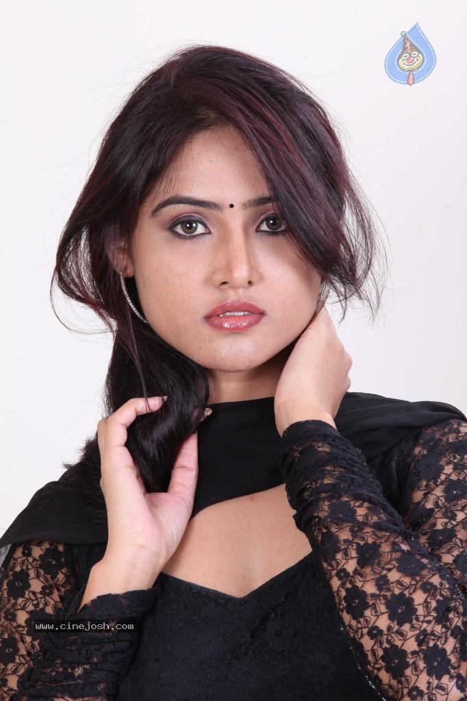 Sony Charishta Hot Stills - 28 / 41 photos