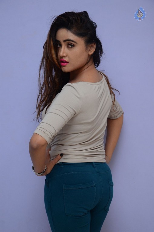 Sony Charishta Latest Gallery - 18 / 42 photos