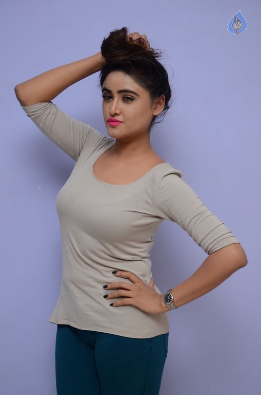 Sony Charishta Latest Gallery - 25 / 42 photos