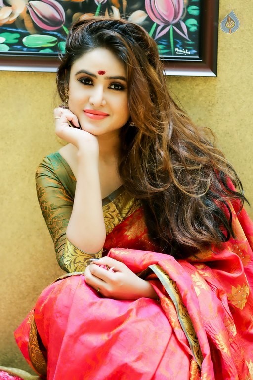Sony Charishta Latest Glamour Stills - 8 / 8 photos