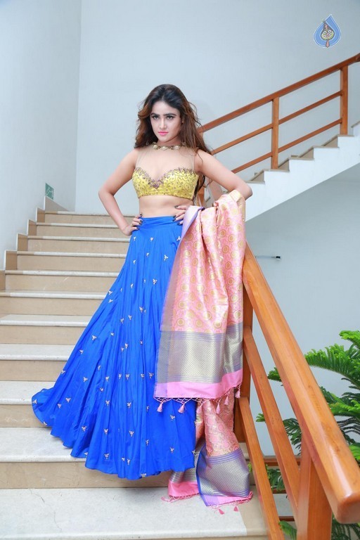 Sony Charishta New Pics - 27 / 41 photos