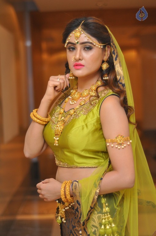 Sony Charishta Photos - 22 / 63 photos