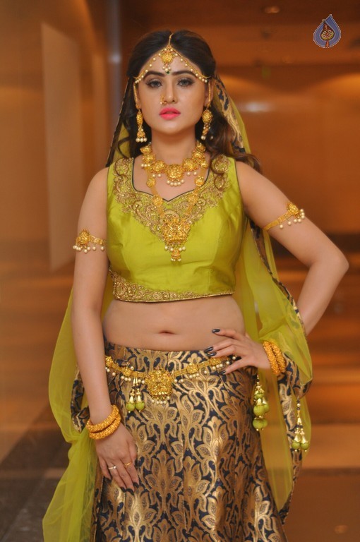 Sony Charishta Photos - 27 / 63 photos