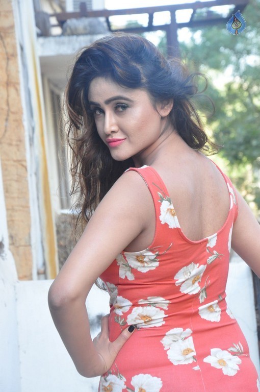 Sony Charishta Photos - 14 / 37 photos