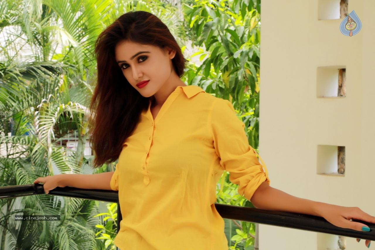 Sony Charista Latest Photos - 46 / 55 photos