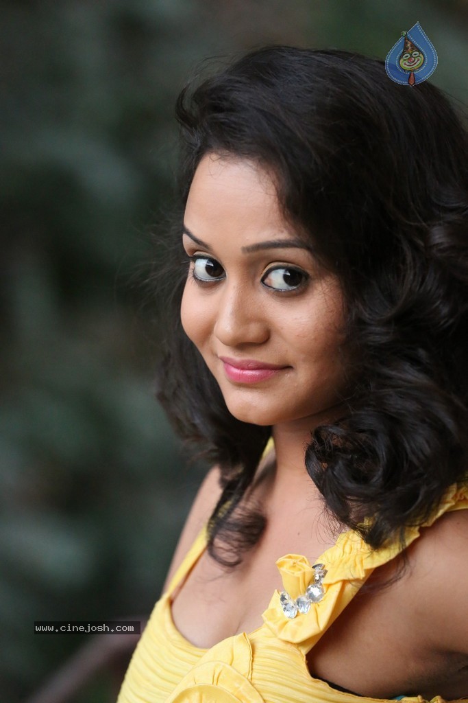 Sony Jhansi Hot Stills - 10 / 152 photos