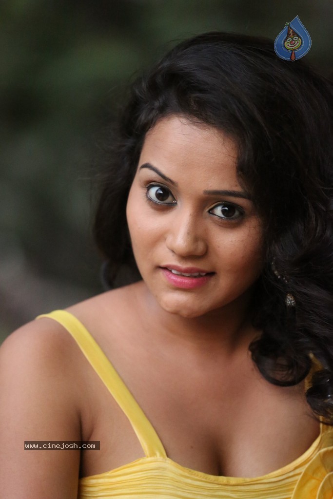 Sony Jhansi Hot Stills - 56 / 152 photos