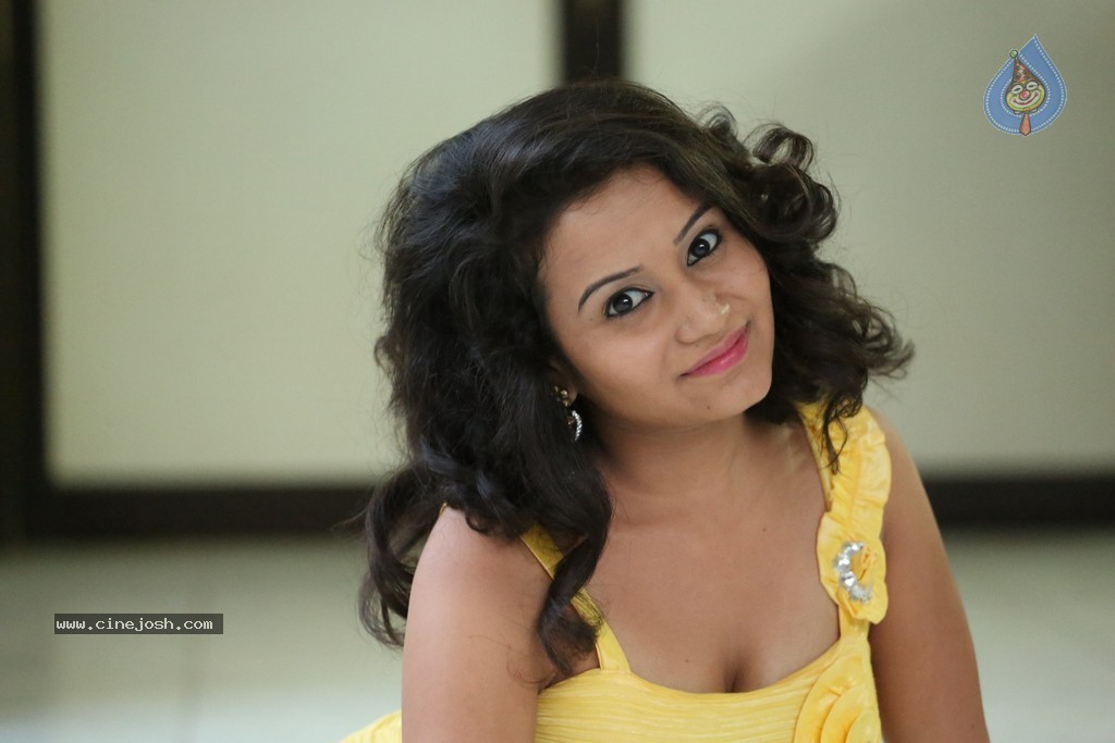 Sony Jhansi Hot Stills - 67 / 152 photos