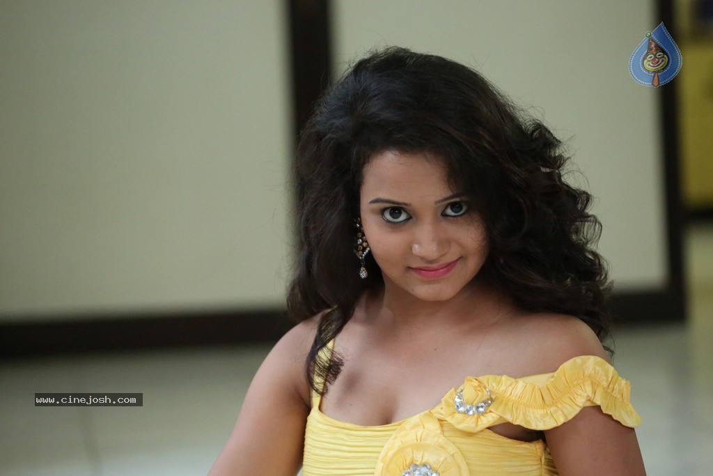 Sony Jhansi Hot Stills - 69 / 152 photos
