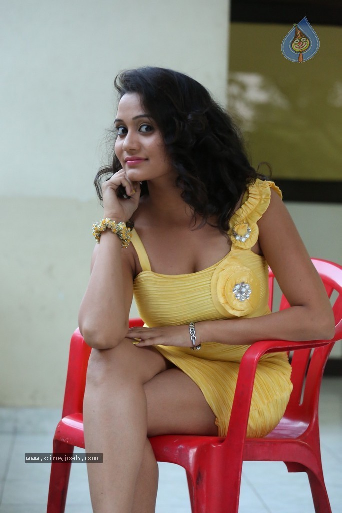 Sony Jhansi Hot Stills - 110 / 152 photos
