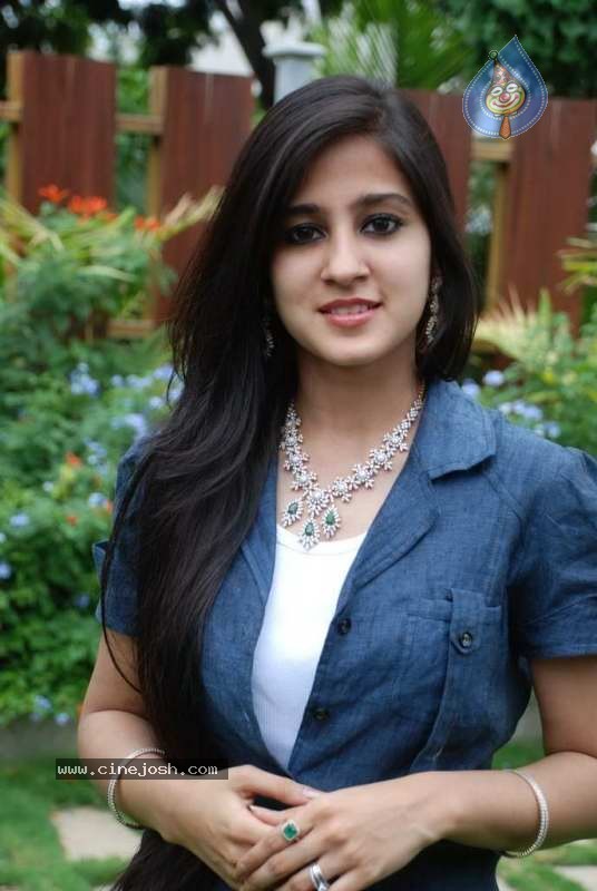 Soudamini Stills - 19 / 54 photos