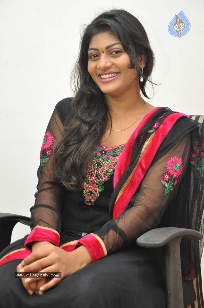 Soumya New Stills - 6 / 38 photos