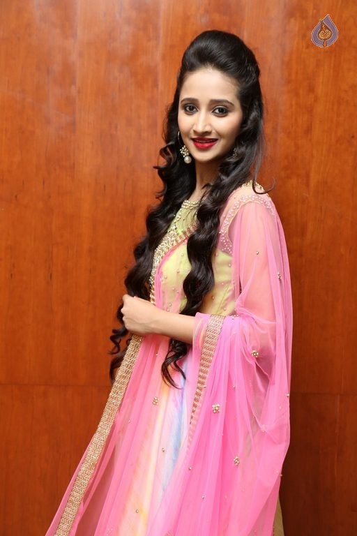 Soumya Pictures  - 14 / 21 photos