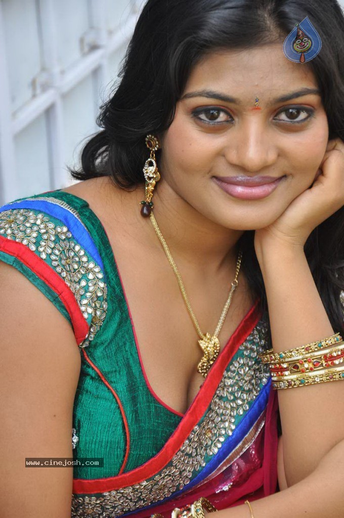 Sowmya New Hot Stills - 43 / 66 photos
