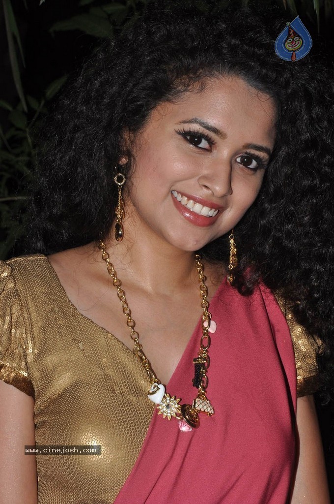 Sowmya Sukumar Hot Stills - 41 / 93 photos
