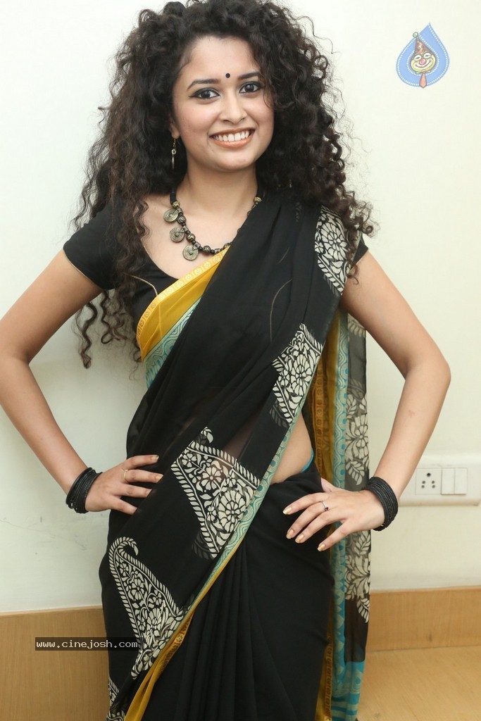 Sowmya Sukumar New Photos - 25 / 140 photos