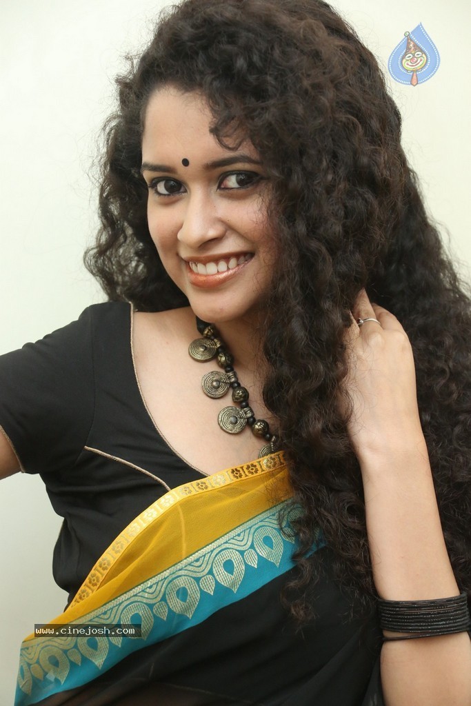 Sowmya Sukumar New Photos - 36 / 140 photos