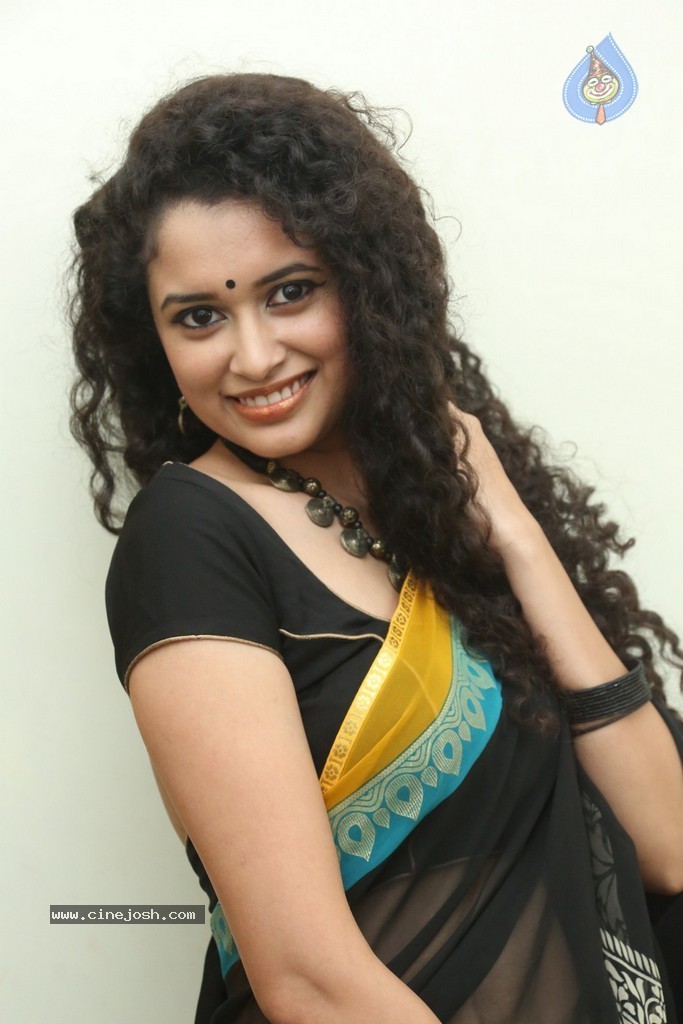 Sowmya Sukumar New Photos - 37 / 140 photos